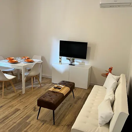 Apartment Pop House *